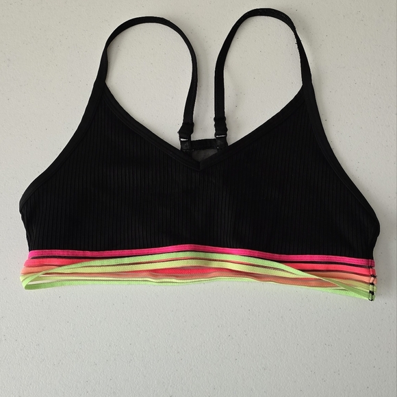 Pink Sport Ultimate lightly lined size S - Picture 1 of 9